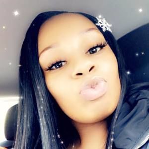 Meet your Posher, Nadia